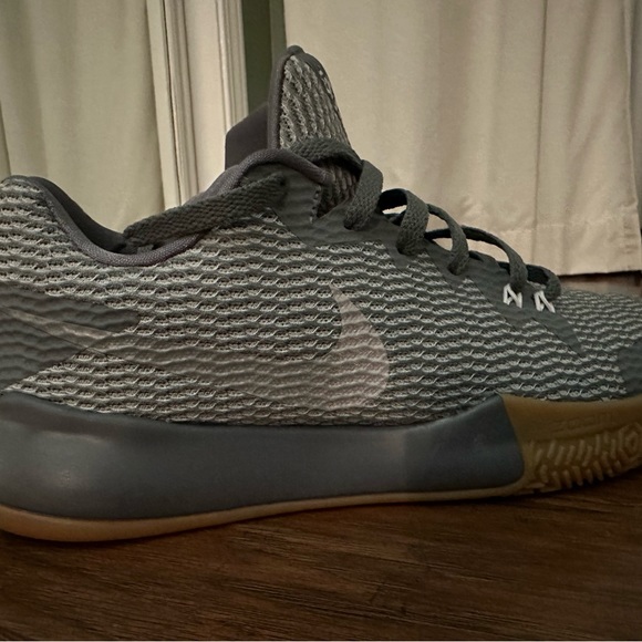 Brand New - Nike Zoom Live - Picture 3 of 4